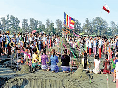 Rakhine Traditional Sand Pagoda Festival